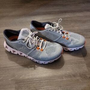 On Running Cloud Sneakers - Gray and Orange